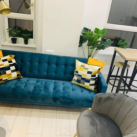 Cheerful 2 Bedroom Homely Apartment, Sleeps 6 Guest Comfy, 3X Double Bed, Parking, Free Wifi, Suitable For Business, Leisure Guest,Glasgow, Glasgow West End, Near City Centre Exteriér fotografie