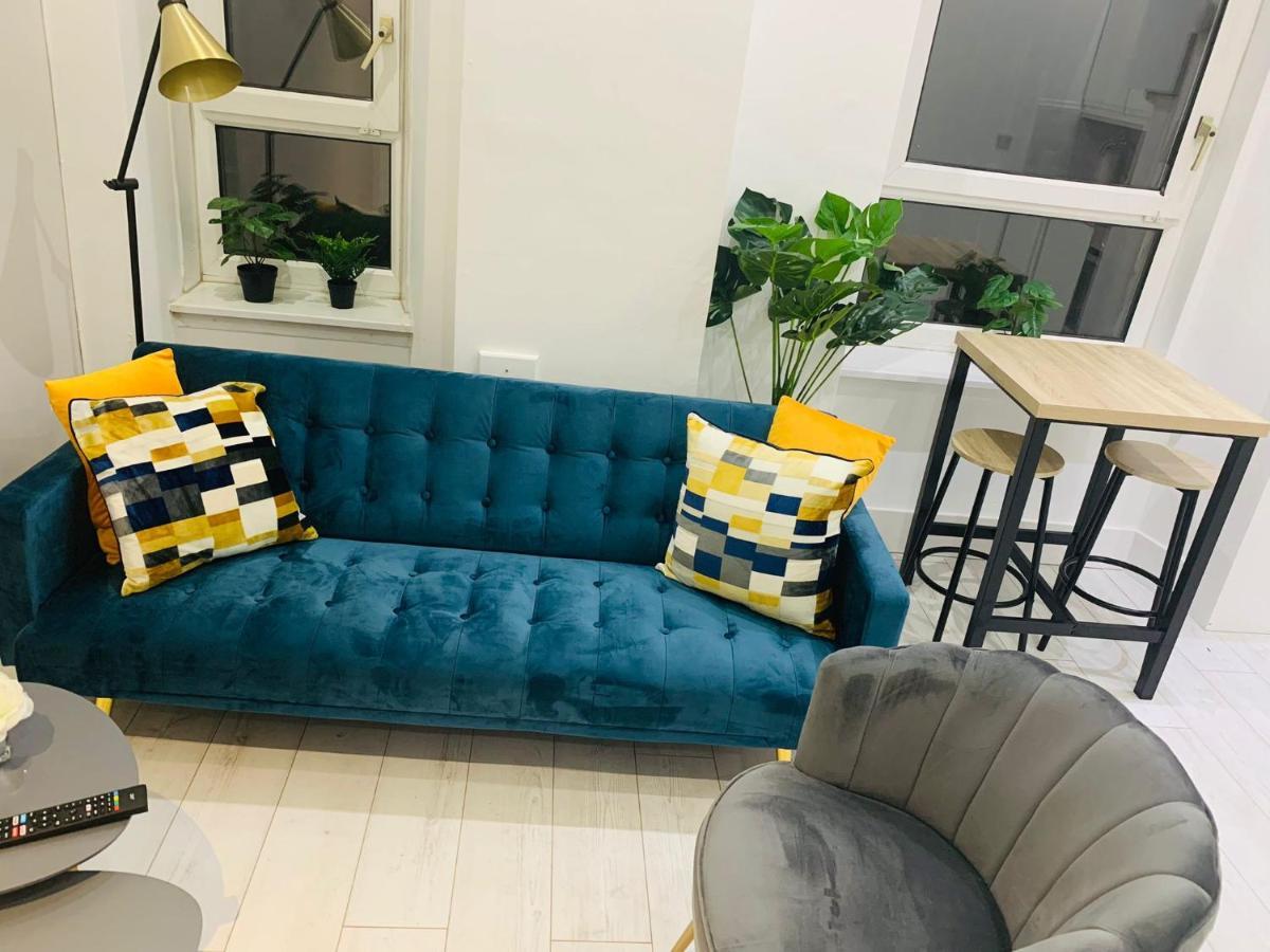 Cheerful 2 Bedroom Homely Apartment, Sleeps 6 Guest Comfy, 3X Double Bed, Parking, Free Wifi, Suitable For Business, Leisure Guest,Glasgow, Glasgow West End, Near City Centre Exteriér fotografie