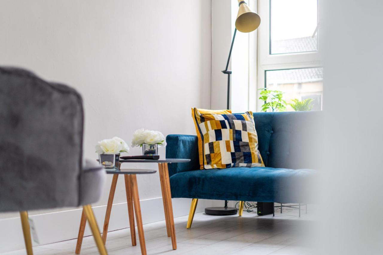 Cheerful 2 Bedroom Homely Apartment, Sleeps 6 Guest Comfy, 3X Double Bed, Parking, Free Wifi, Suitable For Business, Leisure Guest,Glasgow, Glasgow West End, Near City Centre Exteriér fotografie