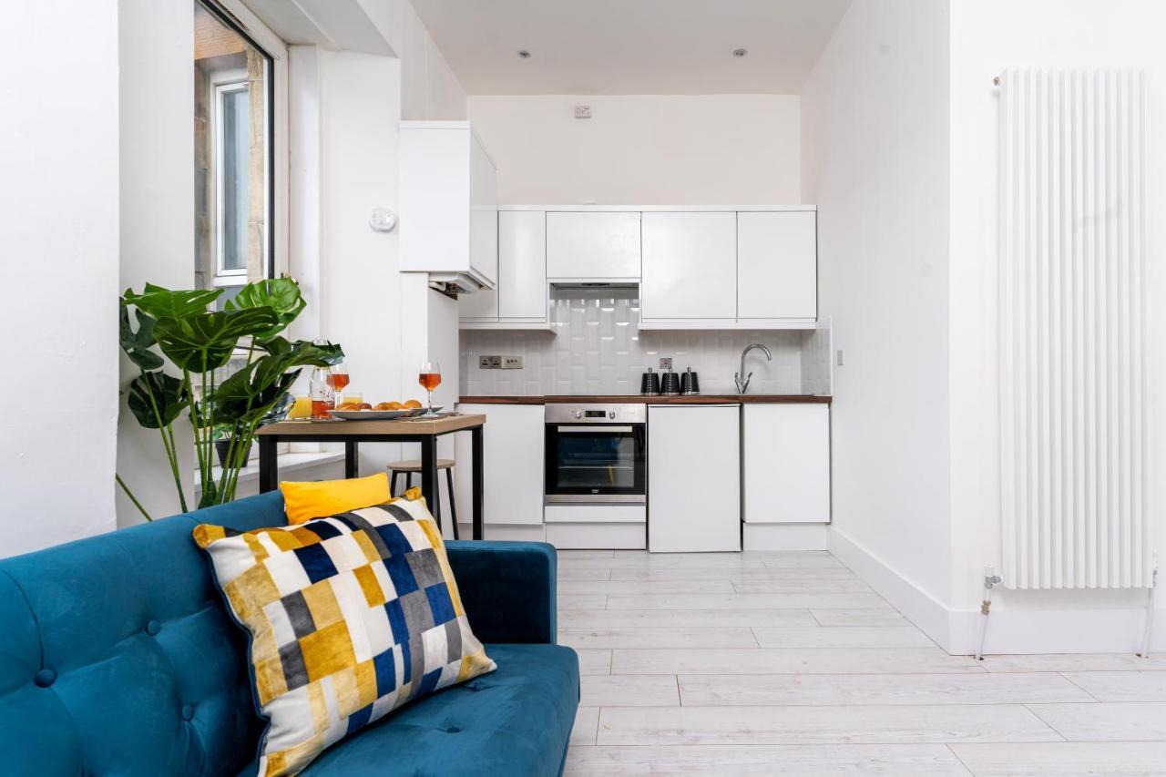Cheerful 2 Bedroom Homely Apartment, Sleeps 6 Guest Comfy, 3X Double Bed, Parking, Free Wifi, Suitable For Business, Leisure Guest,Glasgow, Glasgow West End, Near City Centre Exteriér fotografie