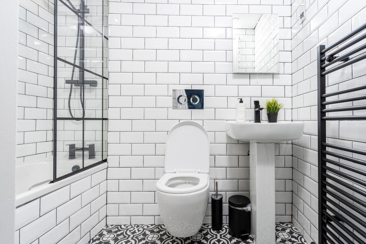 Cheerful 2 Bedroom Homely Apartment, Sleeps 6 Guest Comfy, 3X Double Bed, Parking, Free Wifi, Suitable For Business, Leisure Guest,Glasgow, Glasgow West End, Near City Centre Exteriér fotografie